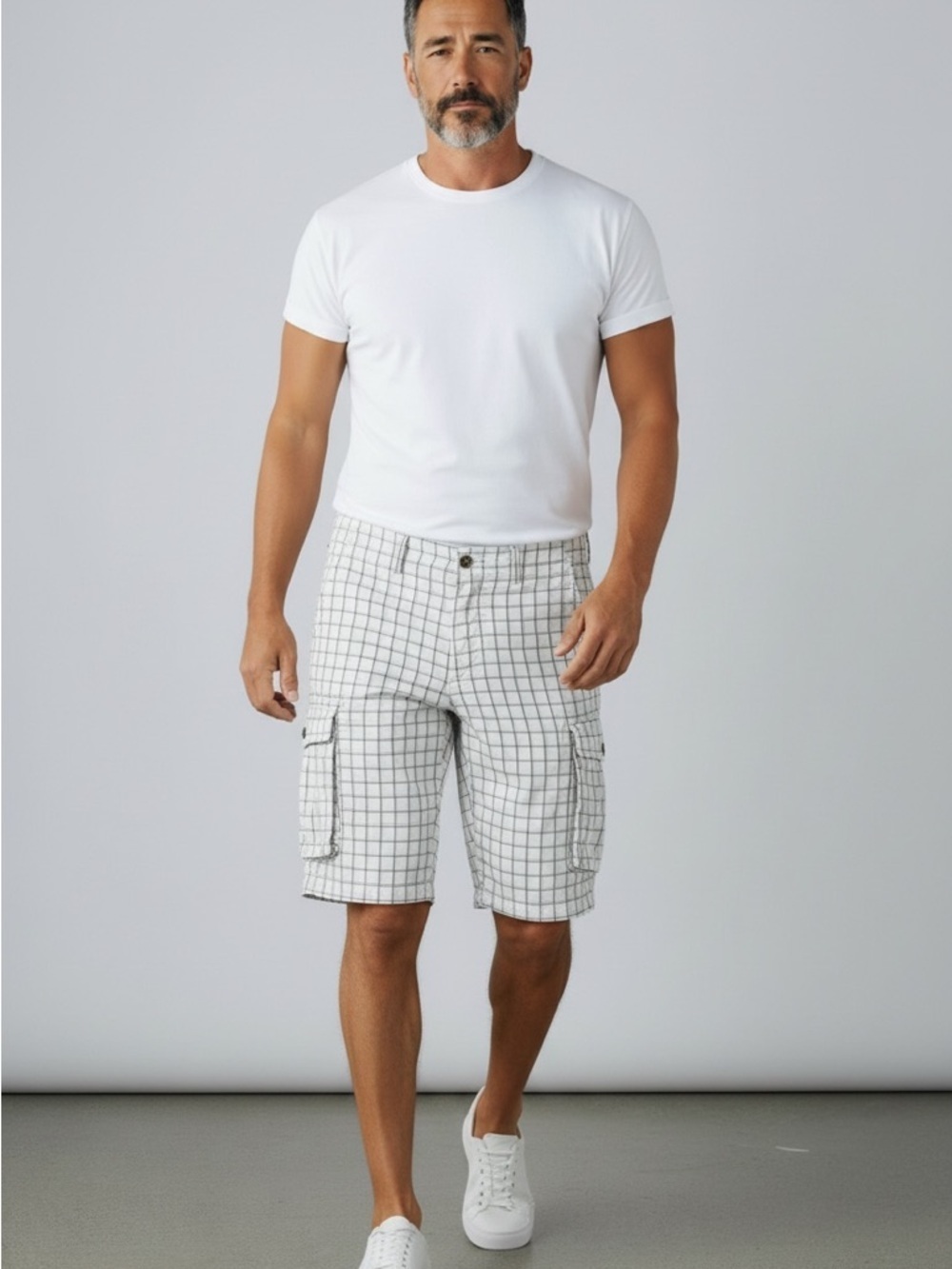 Levis White Label Cargo Utility Shorts Plaid Cotton Mens size 33 Preowned EUC